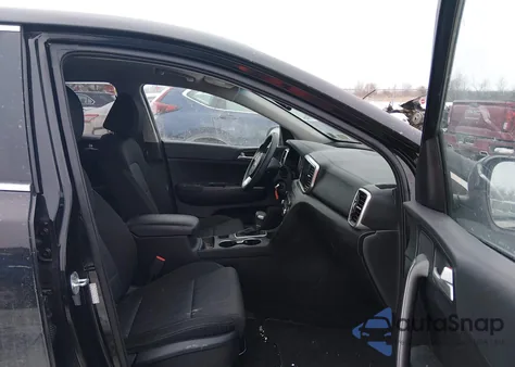 2021 Kia Sportage Lx z USA, uszkodzony, nr VIN KNDPMCAC2M7902207